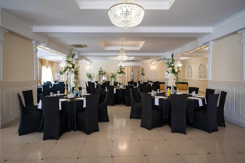 Hotel Lord Dębica Buitenkant foto