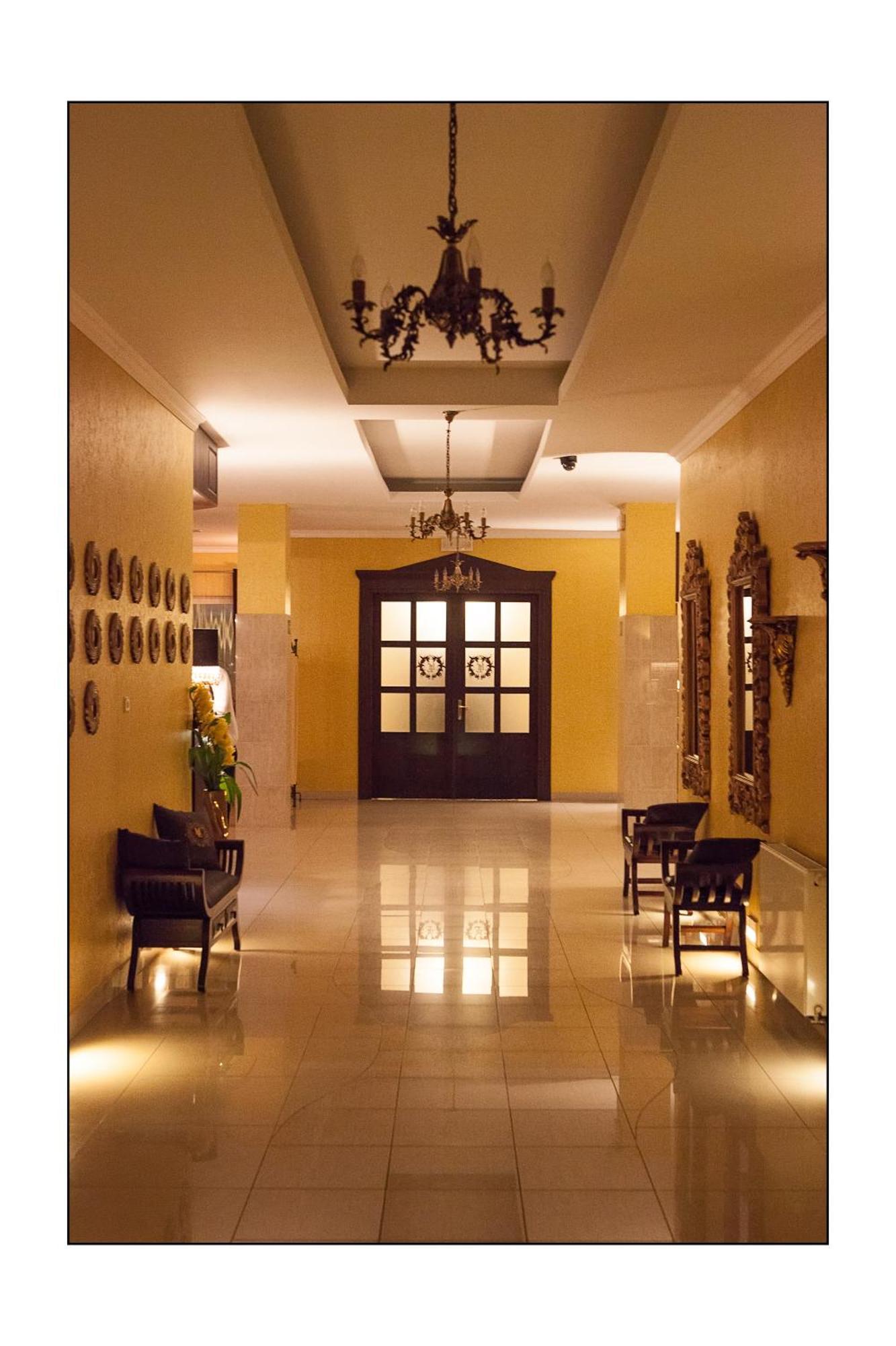 Hotel Lord Dębica Buitenkant foto