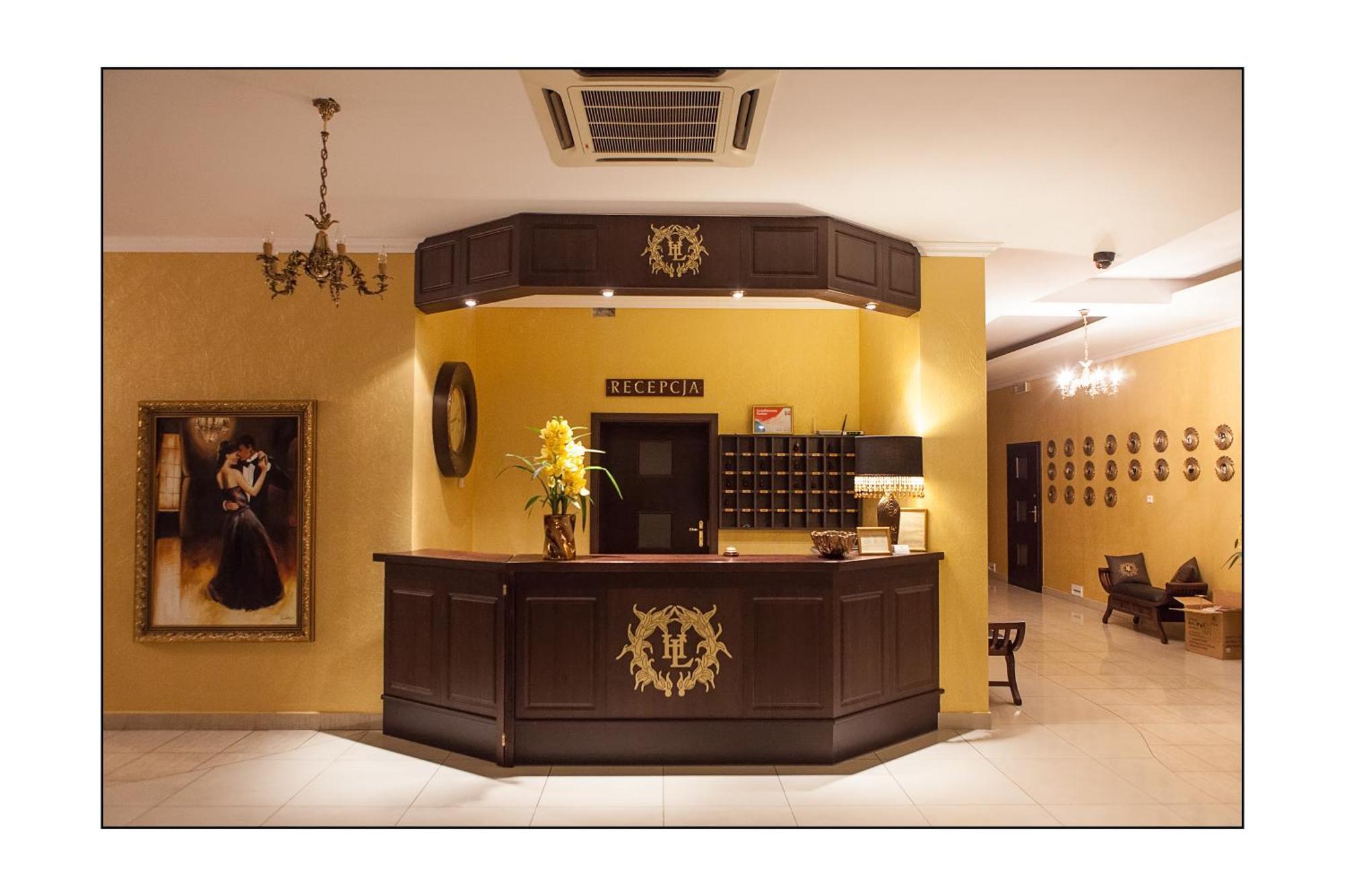 Hotel Lord Dębica Buitenkant foto
