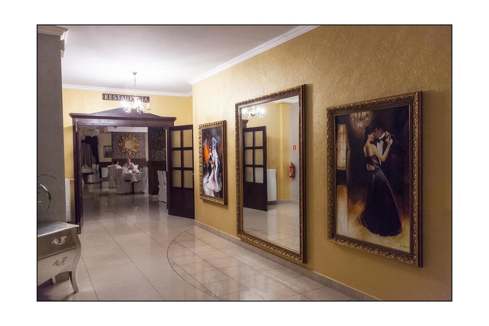 Hotel Lord Dębica Buitenkant foto
