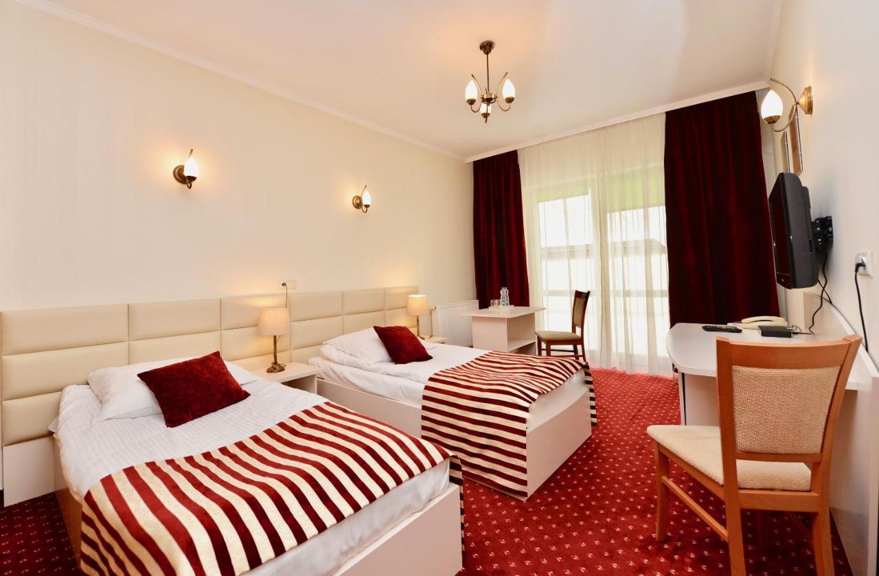 Hotel Lord Dębica Buitenkant foto