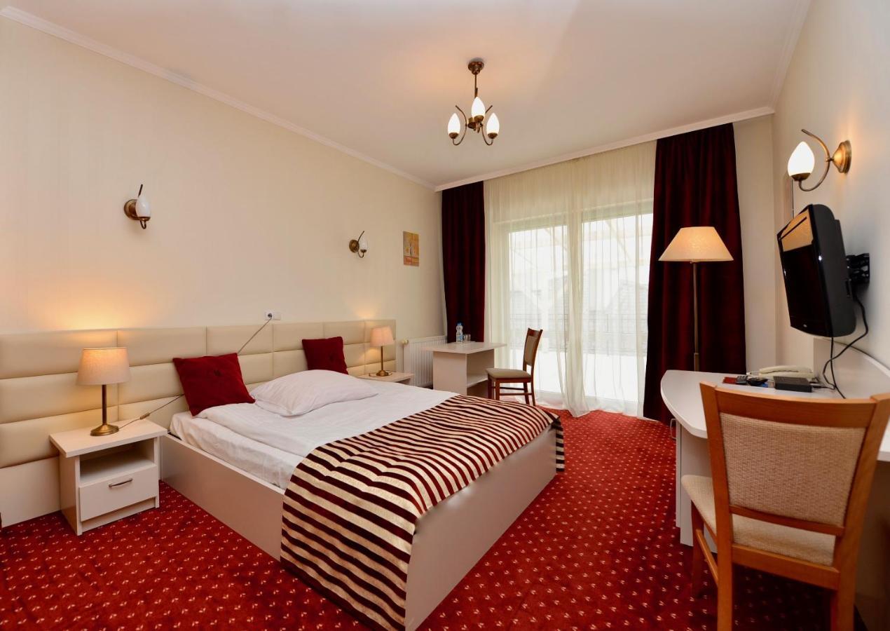 Hotel Lord Dębica Buitenkant foto